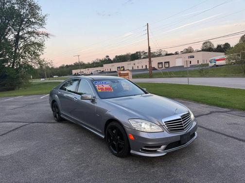 Gray 2013 Mercedes-Benz S-Class S 550 4MATIC