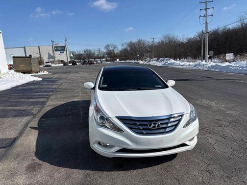 2013 Hyundai SONATA SE