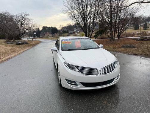 2016 Lincoln MKZ Hybrid Base