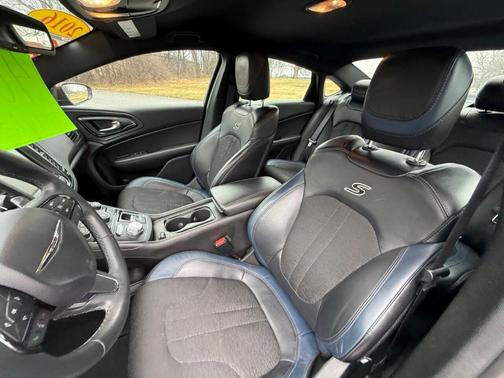 2016 Chrysler 200 S