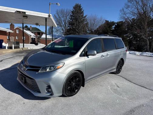 2020 Toyota Sienna XLE