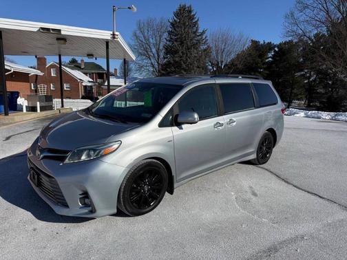 2020 Toyota Sienna XLE