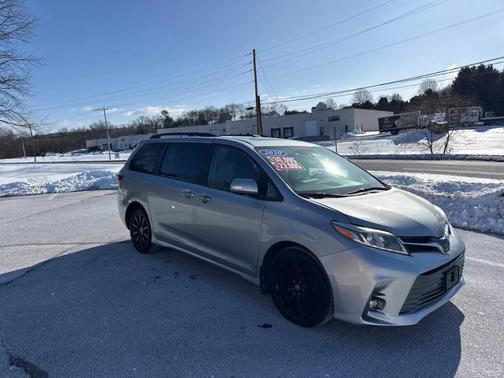 2020 Toyota Sienna XLE