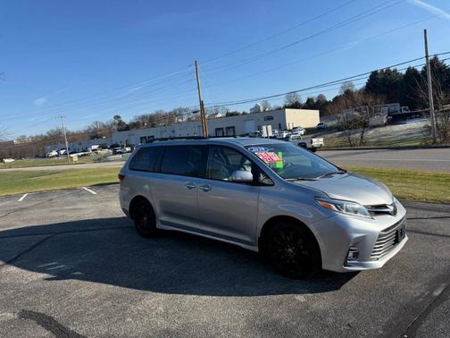2020 Toyota Sienna Limited Premium