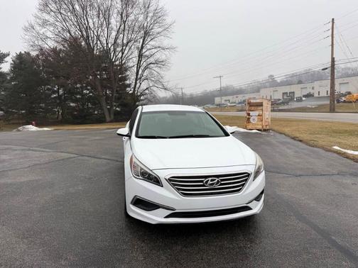 2017 Hyundai SONATA SE