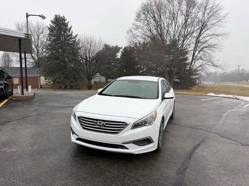 2017 Hyundai SONATA SE