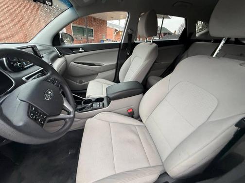 2020 Hyundai TUCSON SE