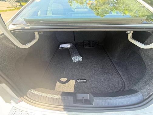 Pure White 2019 Volkswagen Jetta 1.4T S