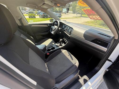 Pure White 2019 Volkswagen Jetta 1.4T S