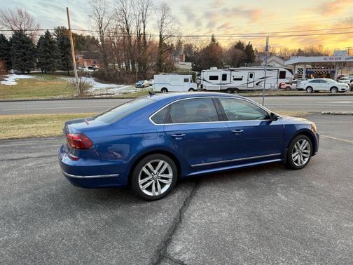 2017 Volkswagen Passat 1.8T SE w/Technology