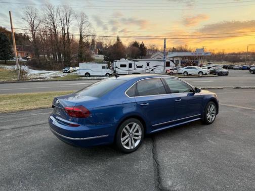 2017 Volkswagen Passat 1.8T SE w/Technology
