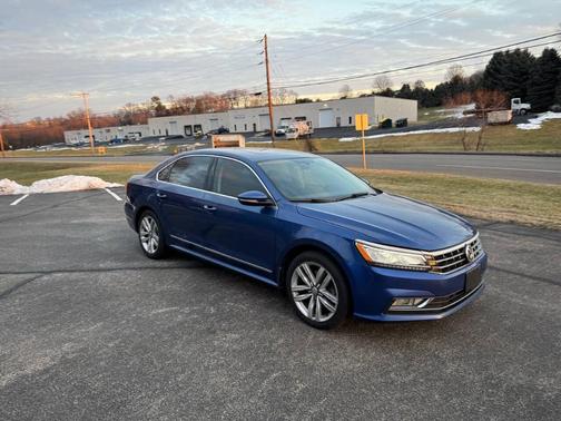 2017 Volkswagen Passat 1.8T SE w/Technology