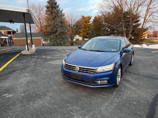 2017 Volkswagen Passat 1.8T SE w/Technology