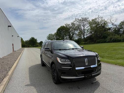 Black 2022 Lincoln Navigator L Reserve