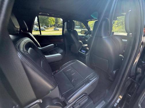 Black 2022 Lincoln Navigator L Reserve