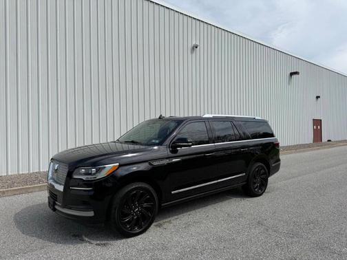 Black 2022 Lincoln Navigator L Reserve