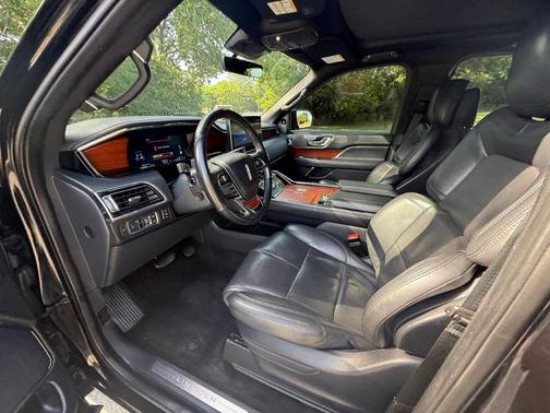 Black 2022 Lincoln Navigator L Reserve