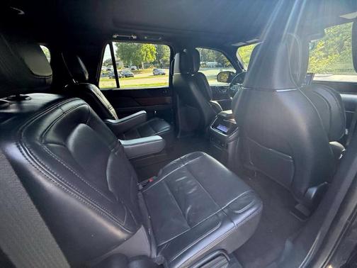 Black 2022 Lincoln Navigator L Reserve
