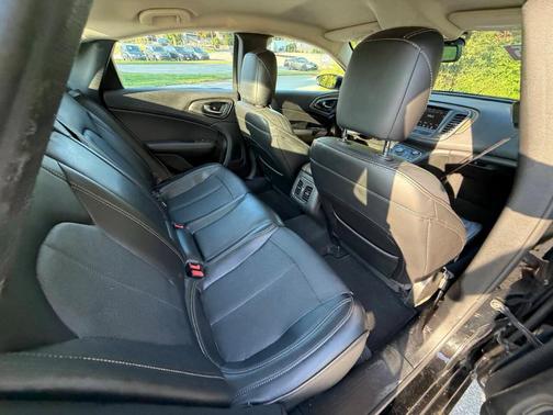 2015 Chrysler 200 C