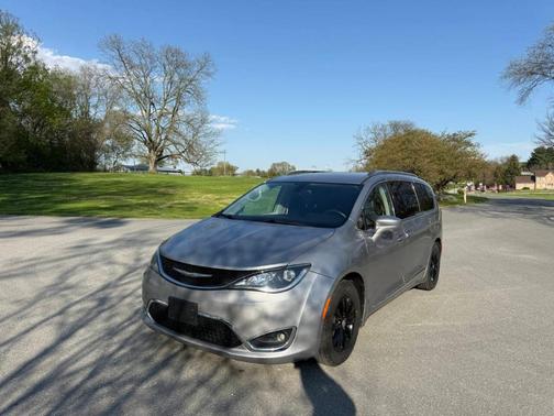 Gray 2018 Chrysler Pacifica Touring-L