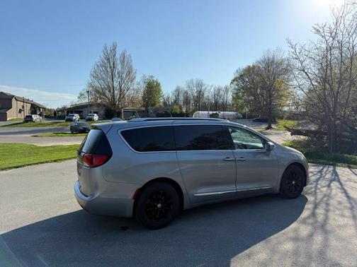 Gray 2018 Chrysler Pacifica Touring-L