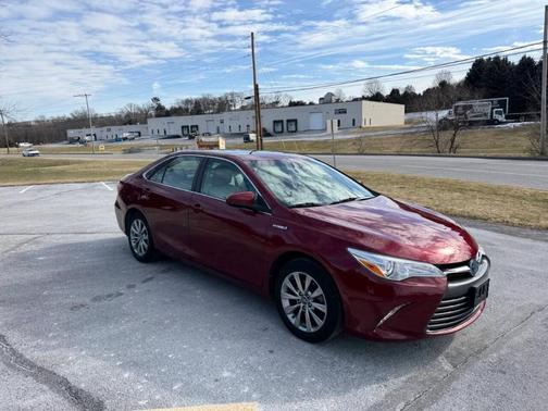 2017 Toyota Camry Hybrid XLE