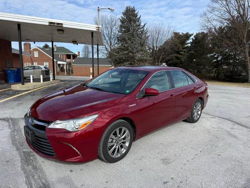 2017 Toyota Camry Hybrid XLE