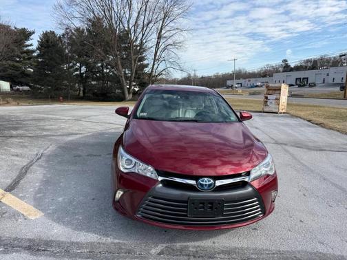 2017 Toyota Camry Hybrid XLE