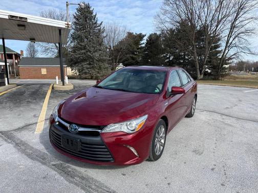 2017 Toyota Camry Hybrid XLE