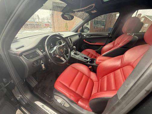 2017 Porsche Macan GTS