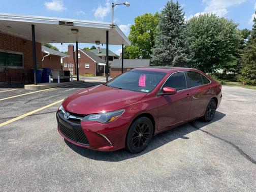 Red 2015 Toyota Camry Hybrid SE