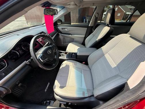 Red 2015 Toyota Camry Hybrid SE