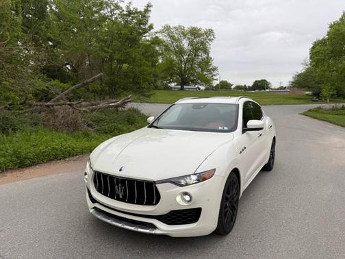 White 2018 Maserati Levante S GranLusso
