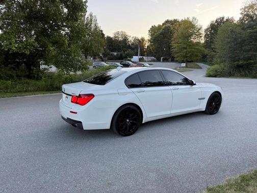 2015 BMW 750 i xDrive