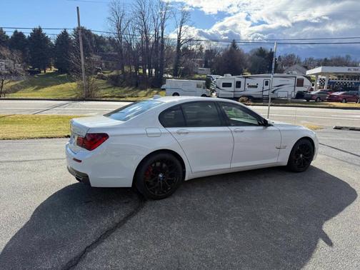 2015 BMW 750 i xDrive