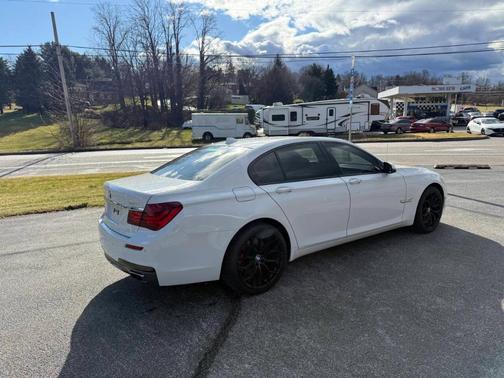White 2015 BMW 750 i xDrive