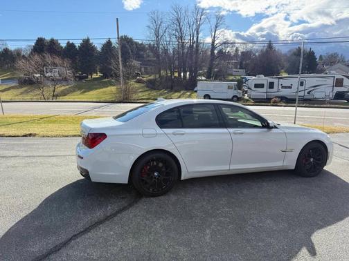 White 2015 BMW 750 i xDrive