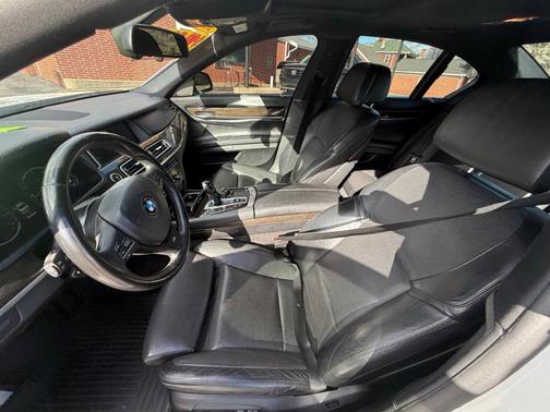 2015 BMW 750 i xDrive