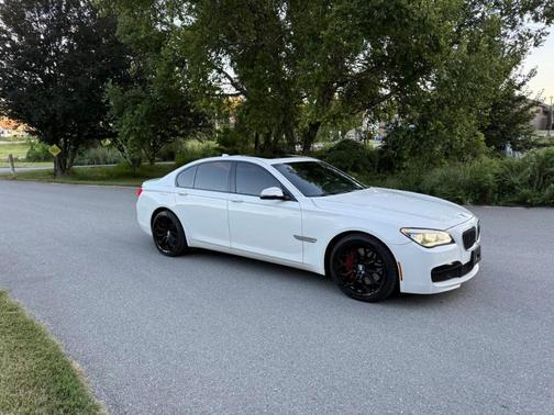 White 2015 BMW 750 i xDrive