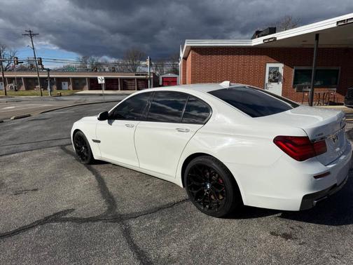 2015 BMW 750 i xDrive