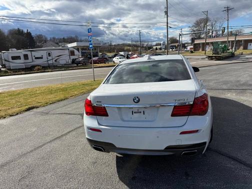 2015 BMW 750 i xDrive