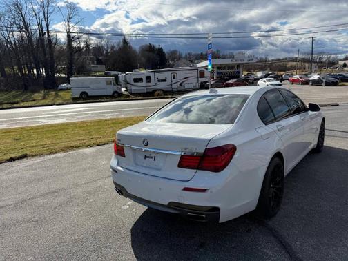 2015 BMW 750 i xDrive
