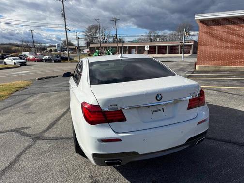 2015 BMW 750 i xDrive