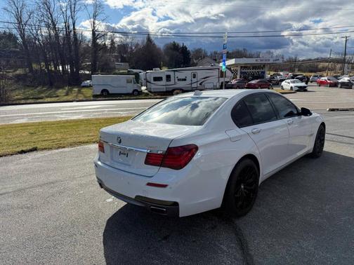 White 2015 BMW 750 i xDrive