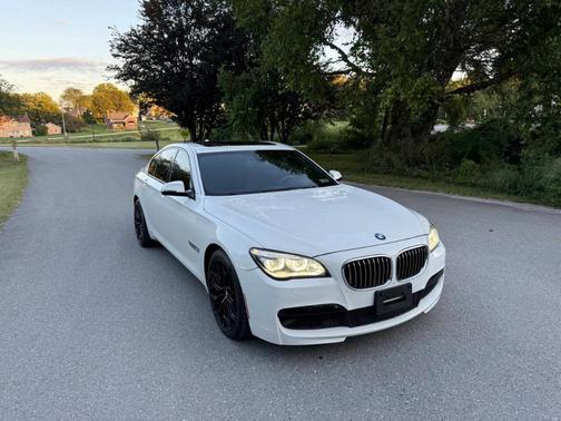 2015 BMW 750 i xDrive