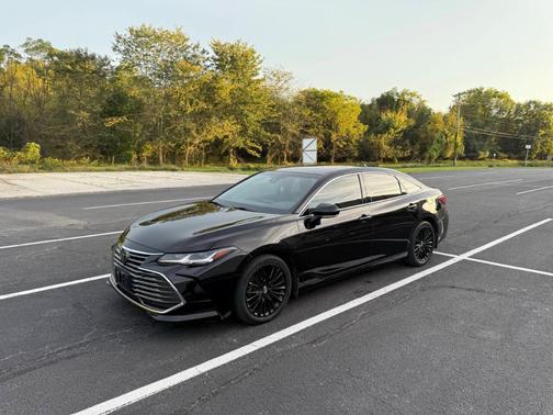 2019 Toyota Avalon XLE