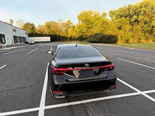 2019 Toyota Avalon XLE