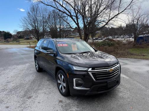 2023 Chevrolet Traverse LT Leather
