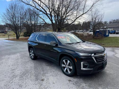 2023 Chevrolet Traverse LT Leather