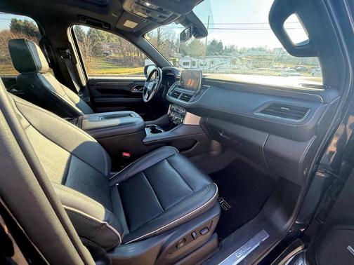 2022 GMC Yukon XL SLT